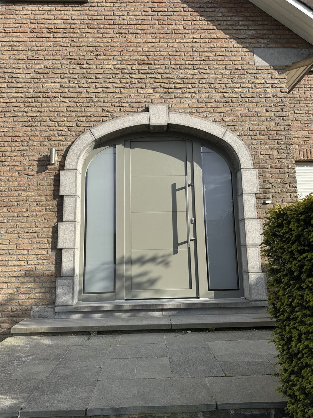Porte d'entrée après remplacement par Rovéo Châssis